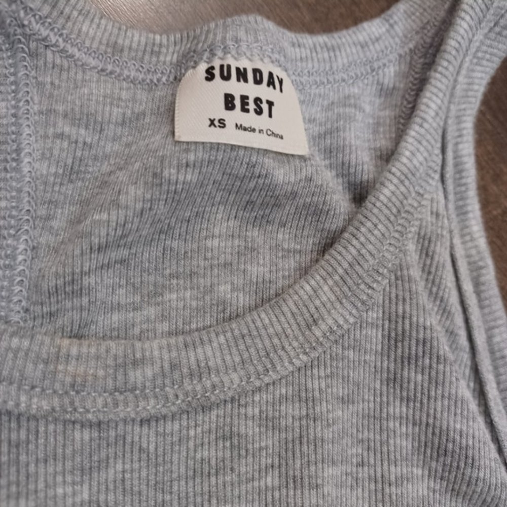 3/$30Aritzia tank